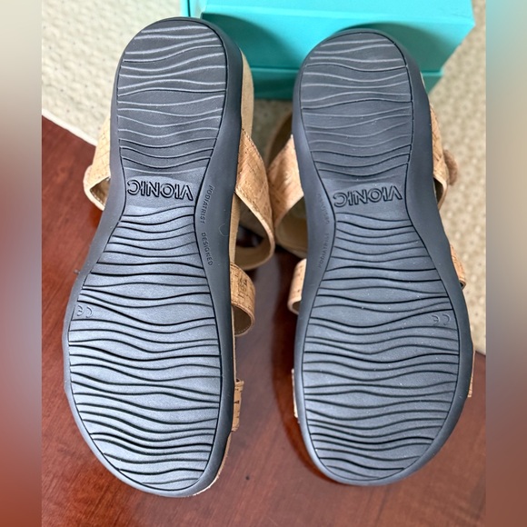 Vivonic Amber Adjustable strap Sandal Sz. 7.5 NWOT - Picture 7 of 8